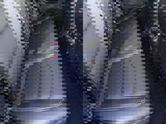 Used 2024 GMC Terrain SLT image 11