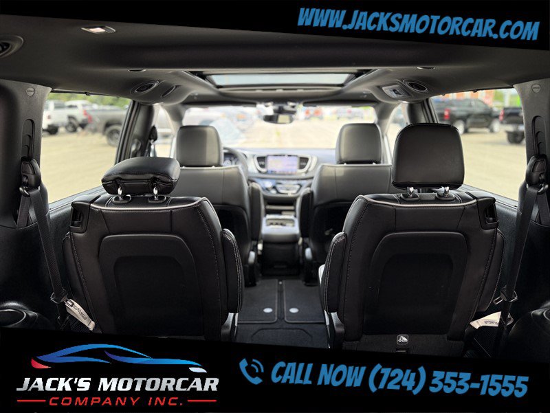 Used 2026 Chrysler Pacifica Limited FWD image 34