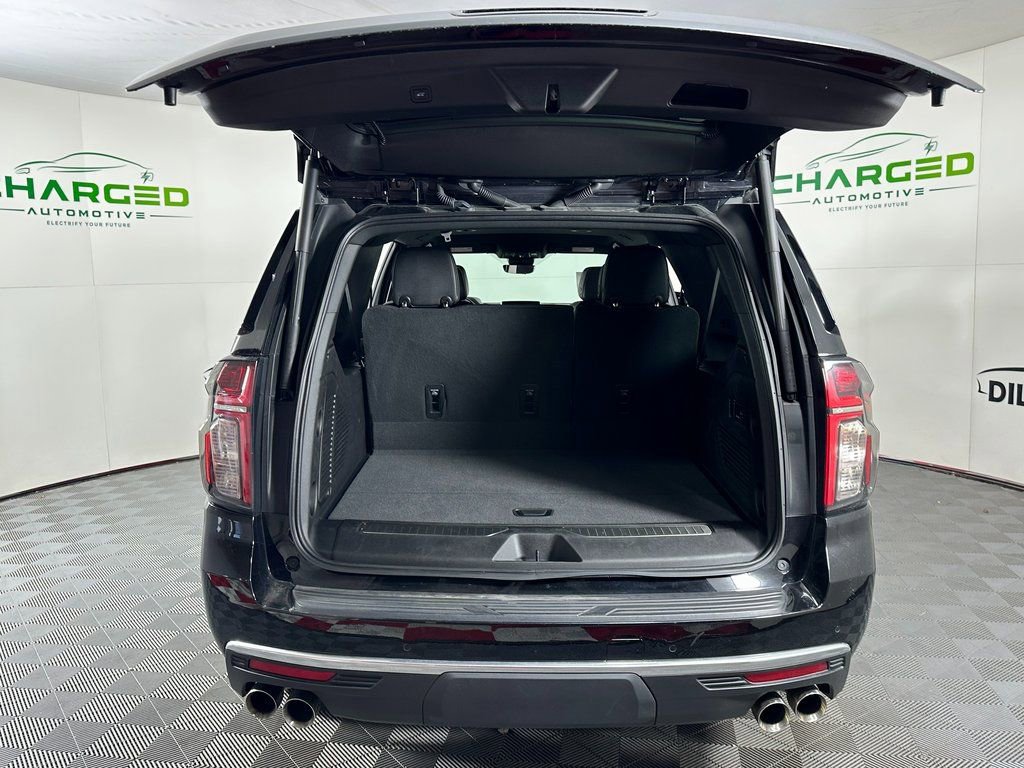 Used 2023 Chevrolet Suburban High Country AWD/4WD image 6