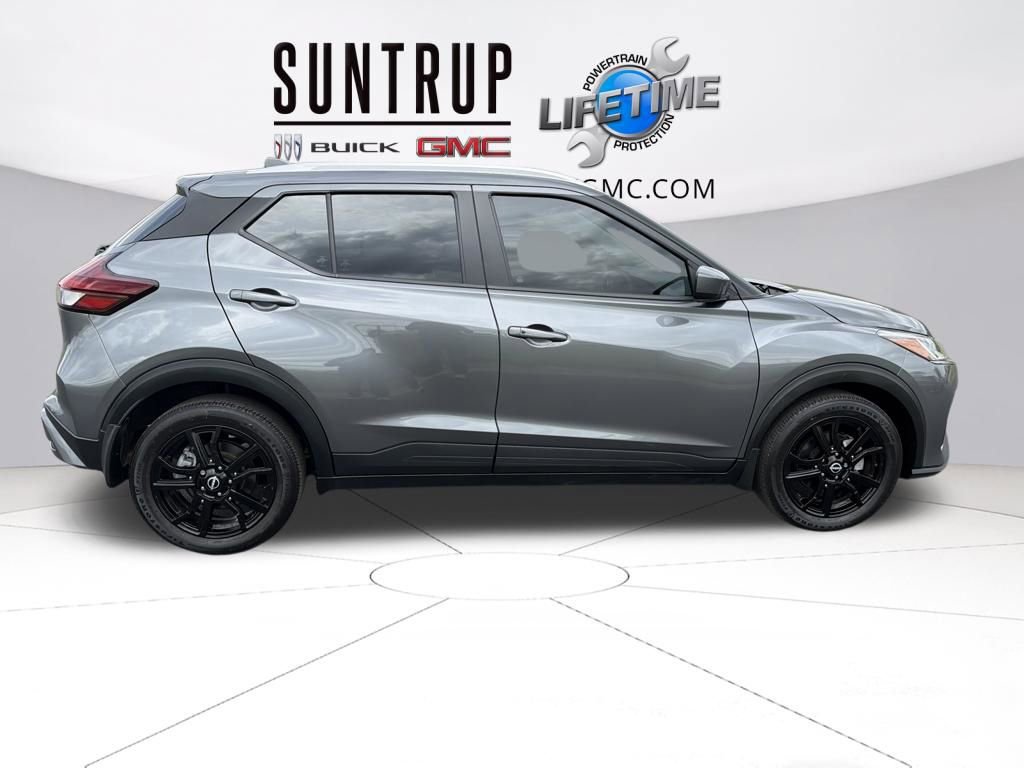 Used 2023 Nissan Kicks SV image 7