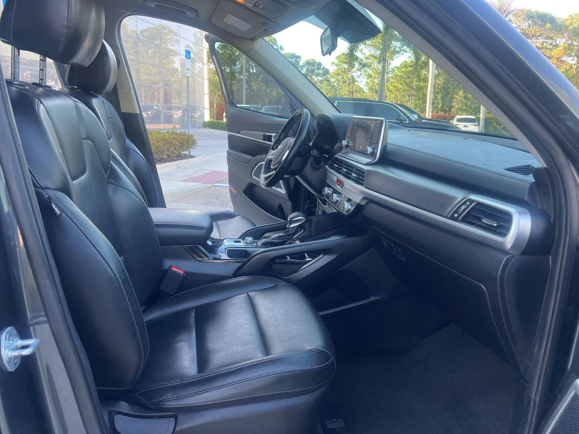 Used 2020 Kia Telluride LX image 15