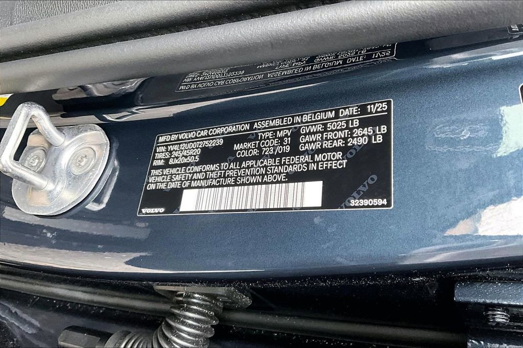 New 2026 Volvo XC40 B5 Ultra w/ Protection Package Premier image 8