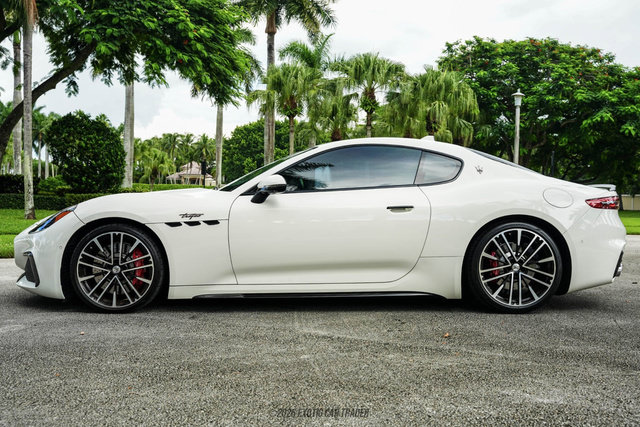 Used 2024 Maserati GranTurismo Trofeo AWD/4WD image 3