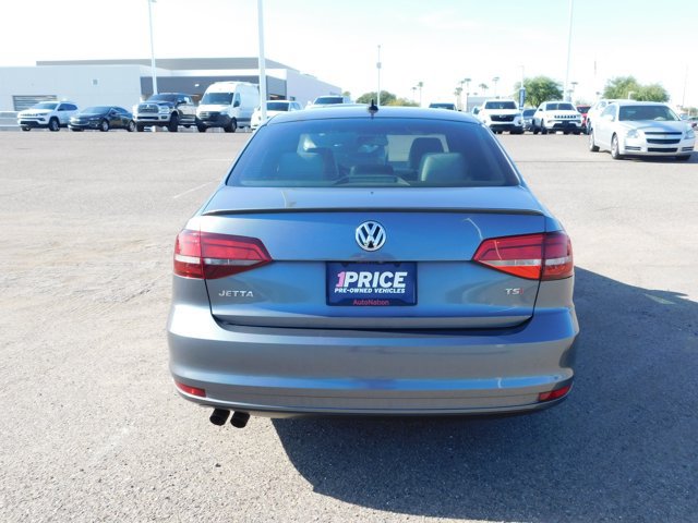 Used 2017 Volkswagen Jetta Sport FWD image 12