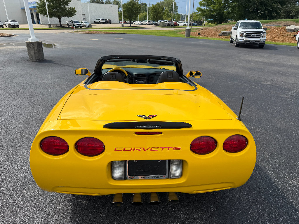 Used 2001 Chevrolet Corvette Convertible w/ Preferred Equipment Group2 RWD image 8