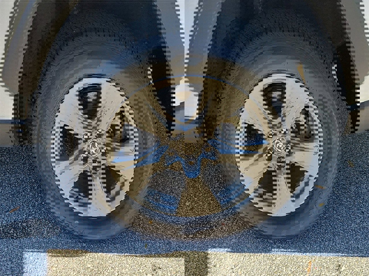 Used 2024 Toyota RAV4 XLE image 5