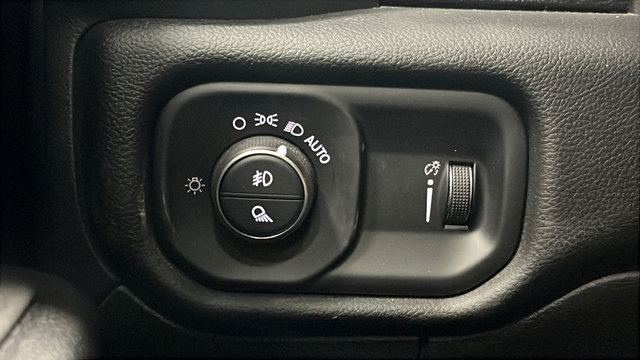 Used 2023 RAM 1500 Big Horn AWD/4WD image 40