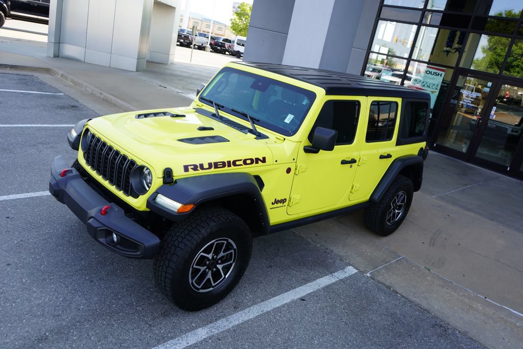 Used 2024 Jeep Wrangler Unlimited Rubicon AWD/4WD image 14