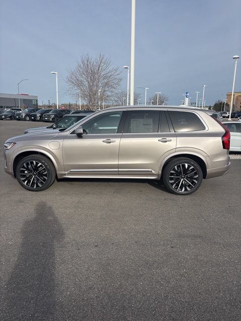 New 2026 Volvo XC90 T8 Plus w/ Protection Package Premier AWD/4WD image 7