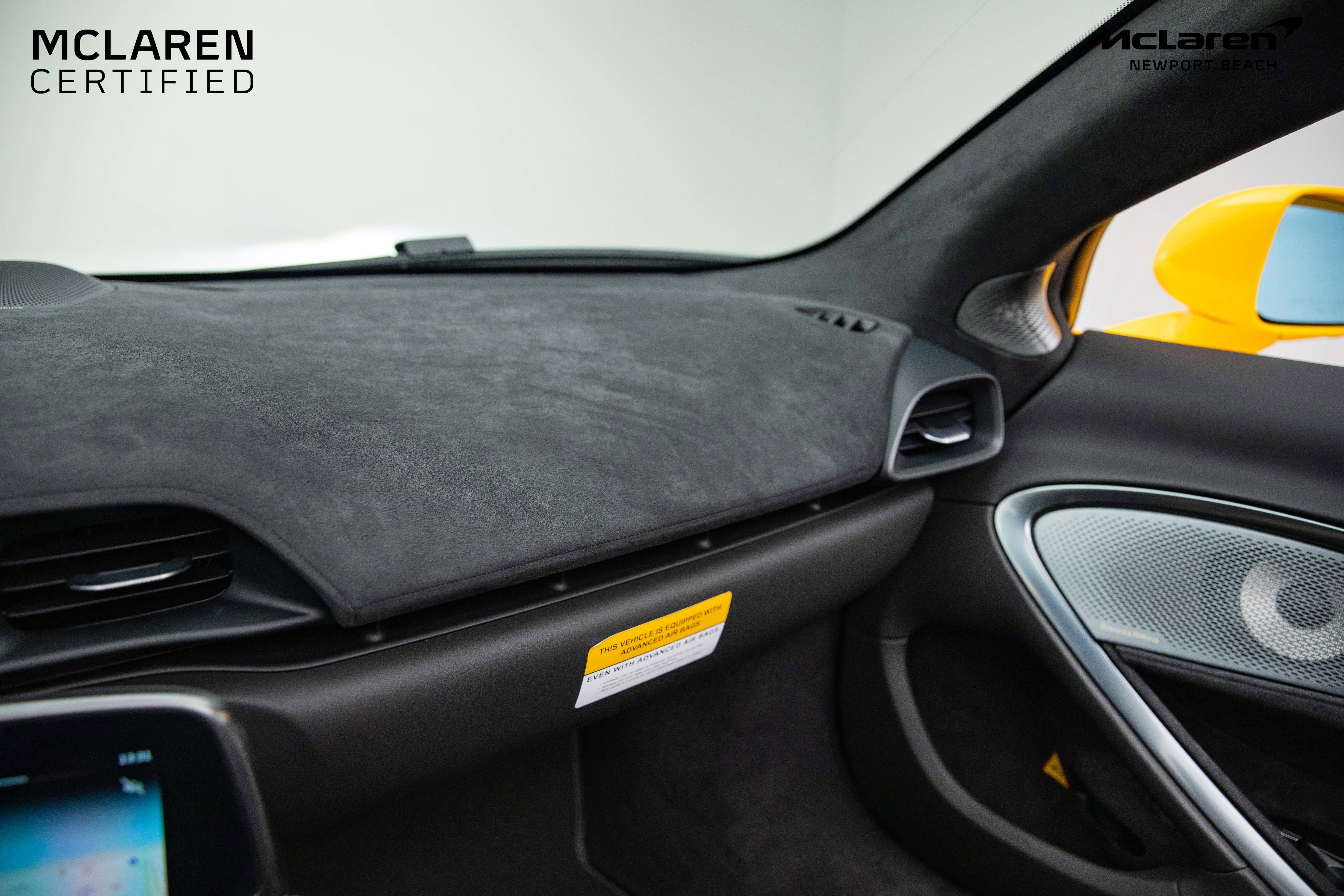 Used 2025 McLaren Artura Spider image 32