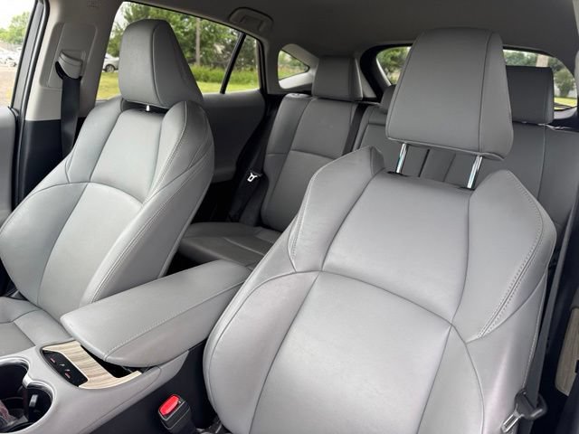Used 2023 Toyota Venza XLE AWD/4WD image 11