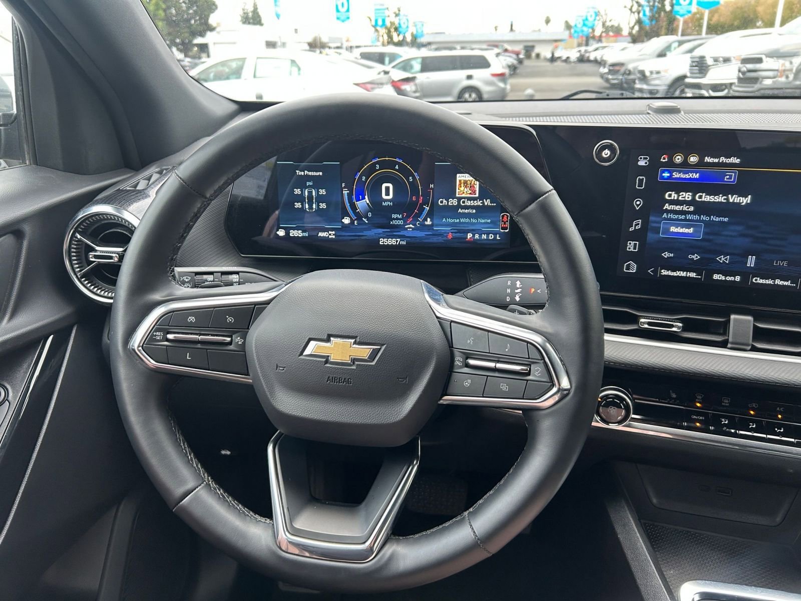 Used 2025 Chevrolet Equinox LT image 33