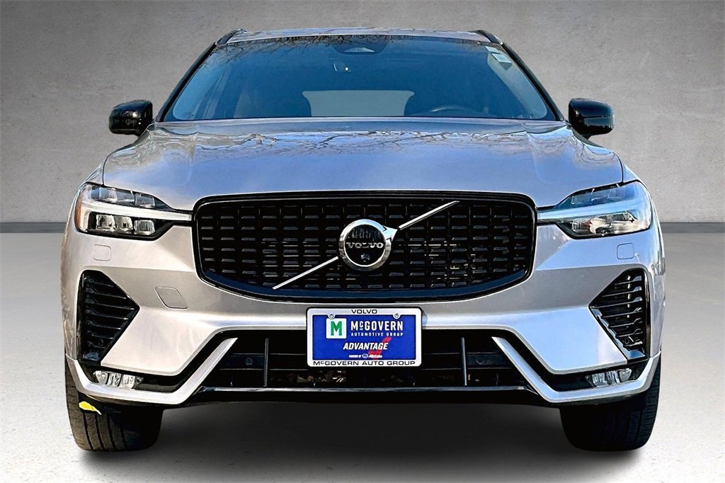 Certified 2023 Volvo XC60 B5 Plus w/ Climate Package image 2