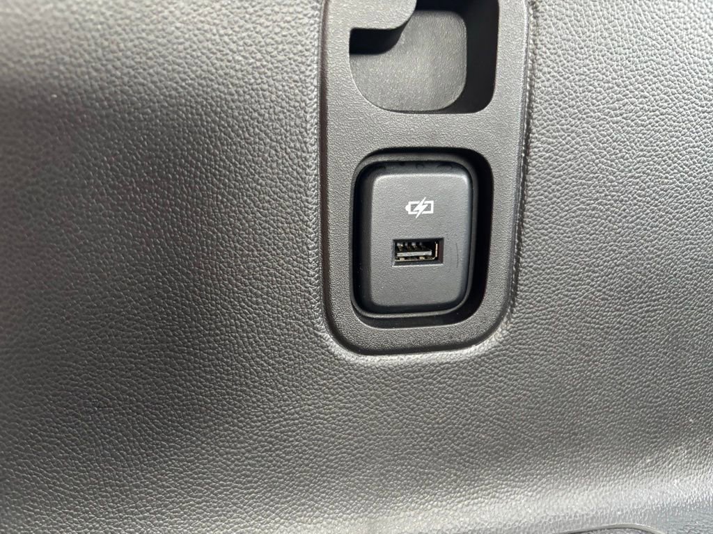 Used 2023 Chevrolet Traverse LT w/ LPO, Floor Liner Package FWD image 23