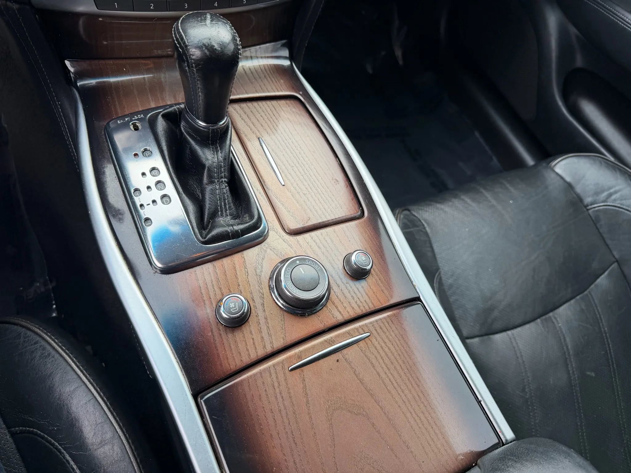 Used 2013 INFINITI M35 w/ Premium Pkg image 25