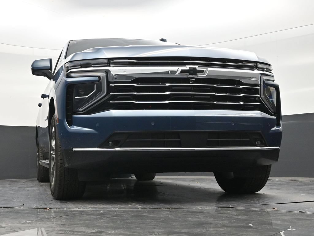 Used 2025 Chevrolet Suburban LT w/ Comfort Package RWD image 26