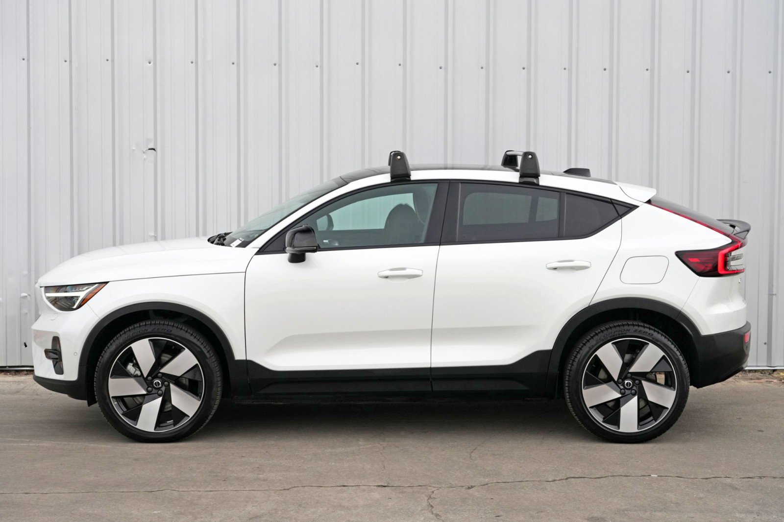Used 2023 Volvo C40 P8 Recharge Ultimate w/ Protection Package Premier image 46