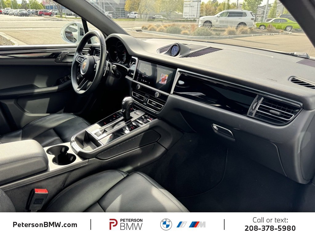 Used 2024 Porsche Macan image 19