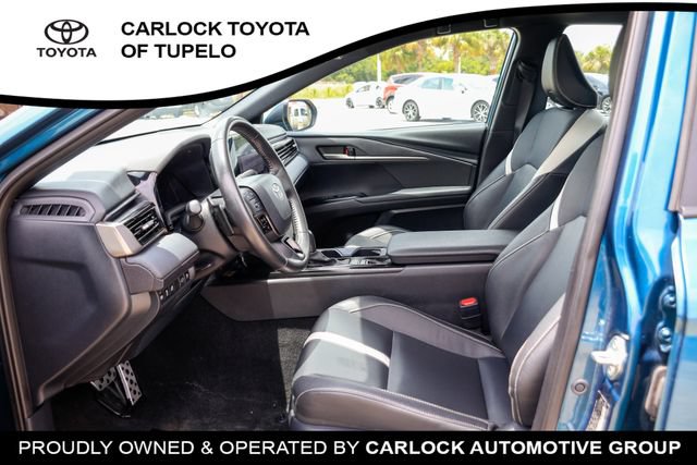 Used 2025 Toyota Camry SE FWD image 10
