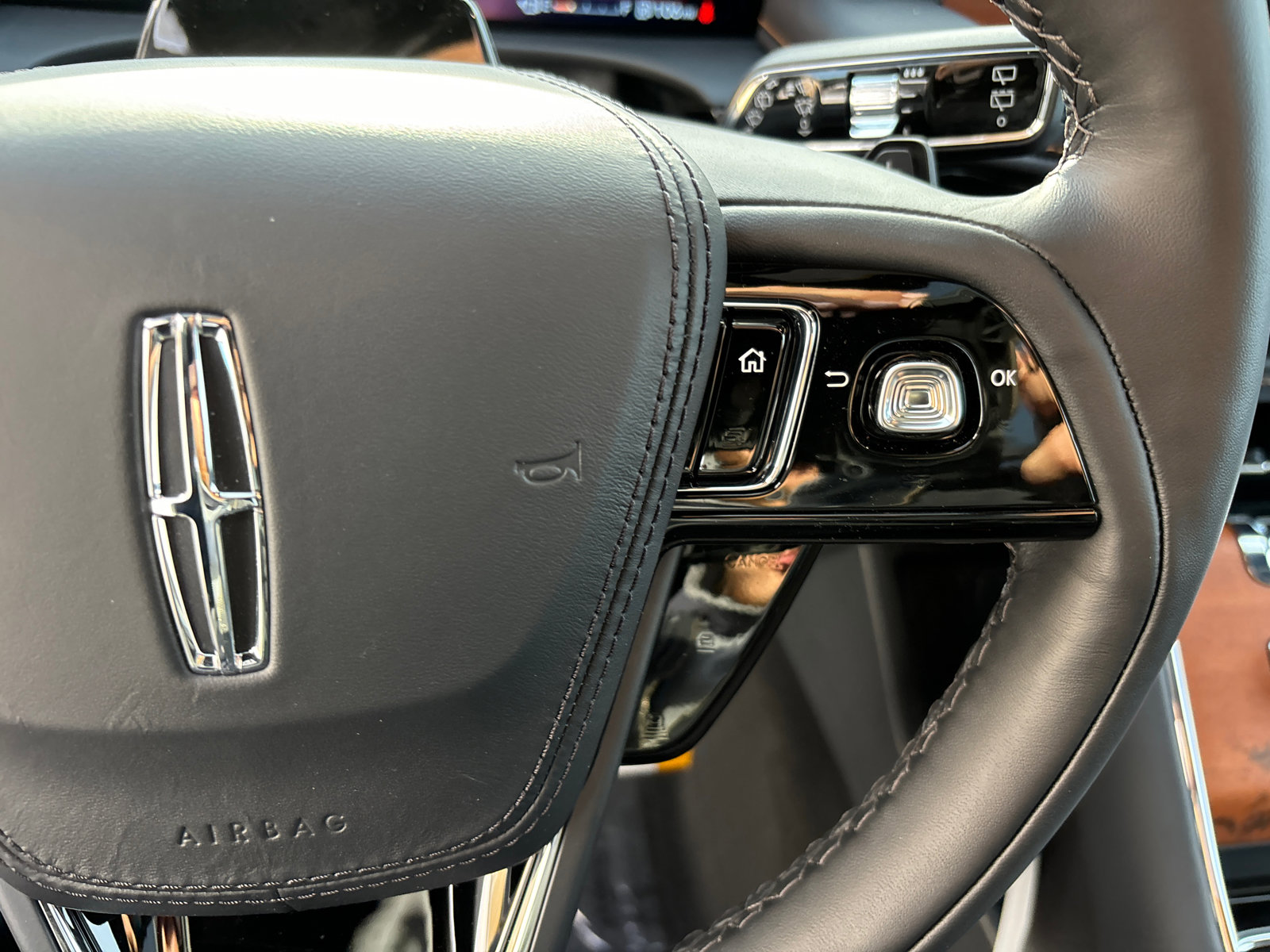 New 2025 Lincoln Aviator Black Label image 20