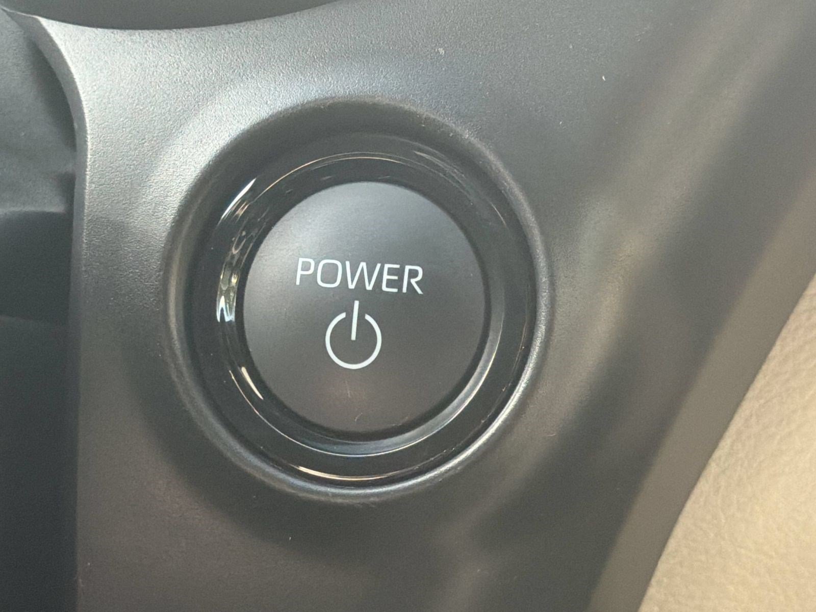 Used 2025 Toyota Sienna Platinum AWD/4WD image 18