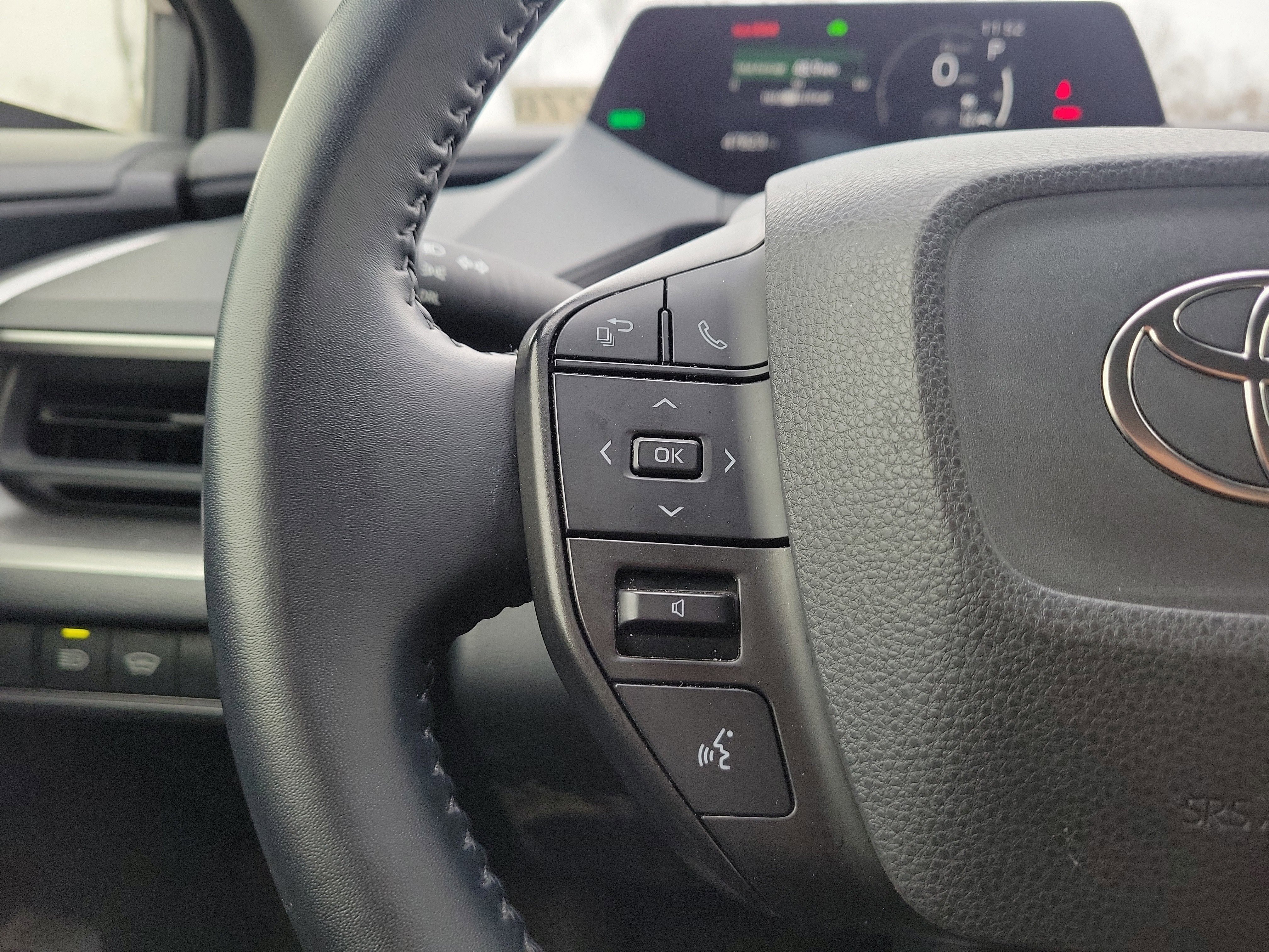 Used 2024 Toyota Prius LE image 19