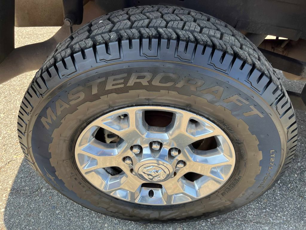 Used 2018 RAM 2500 Tradesman w/ Chrome Appearance Group AWD/4WD image 14