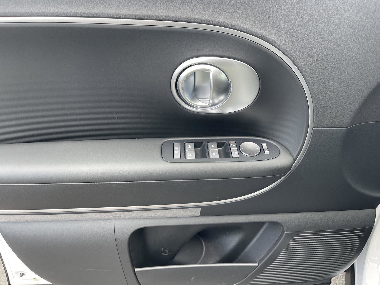 New 2026 Hyundai Ioniq 9 SE image 13