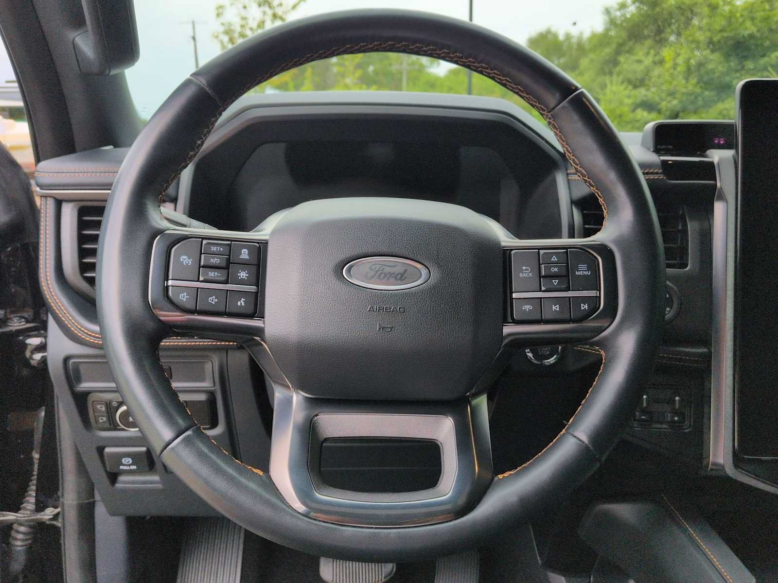 Used 2024 Ford Expedition Platinum AWD/4WD image 24