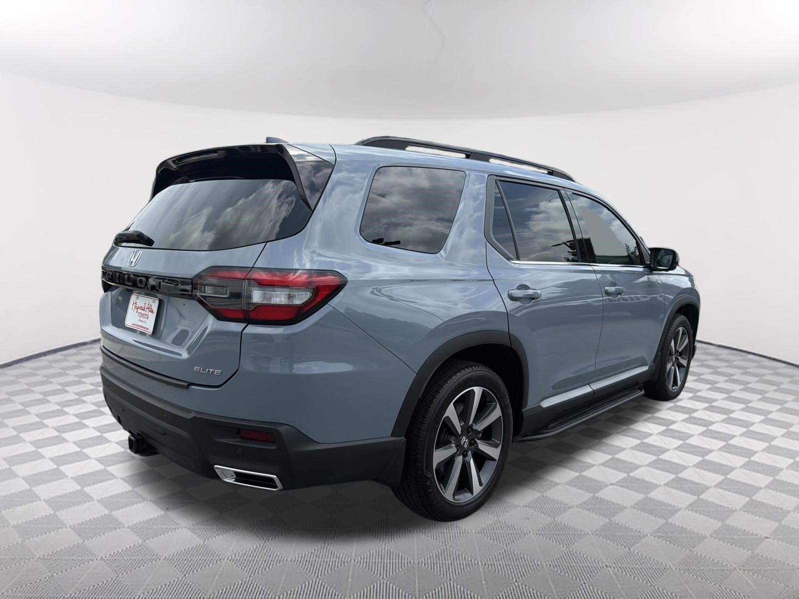 Used 2023 Honda Pilot Elite image 16