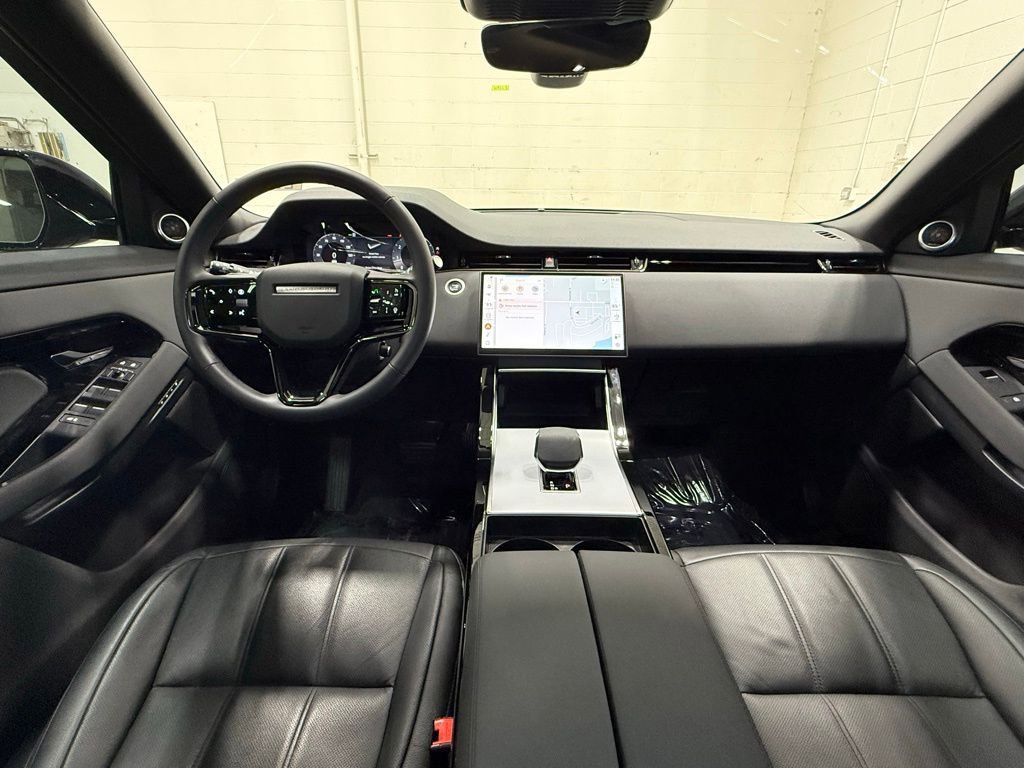 Used 2025 Land Rover Range Rover Evoque Dynamic SE AWD/4WD image 33