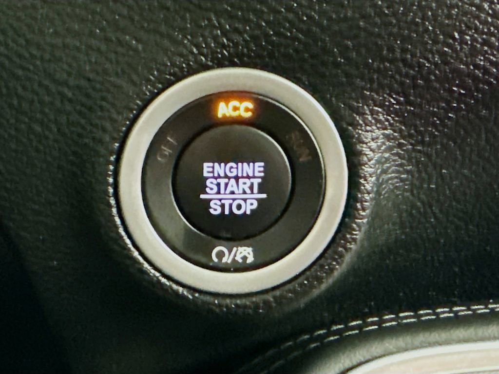 Used 2019 Dodge Challenger R/T w/ Driver Convenience Group image 28