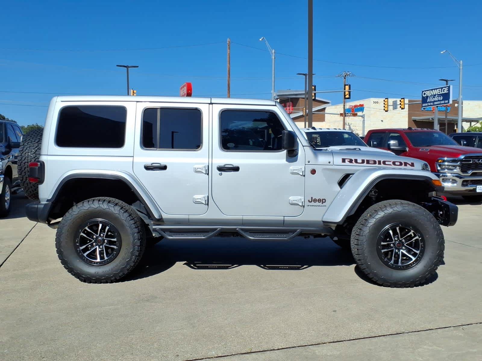 Used 2024 Jeep Wrangler Unlimited Rubicon AWD/4WD image 29