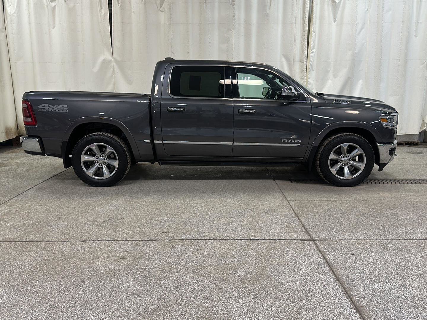 Used 2019 RAM 1500 Limited image 6