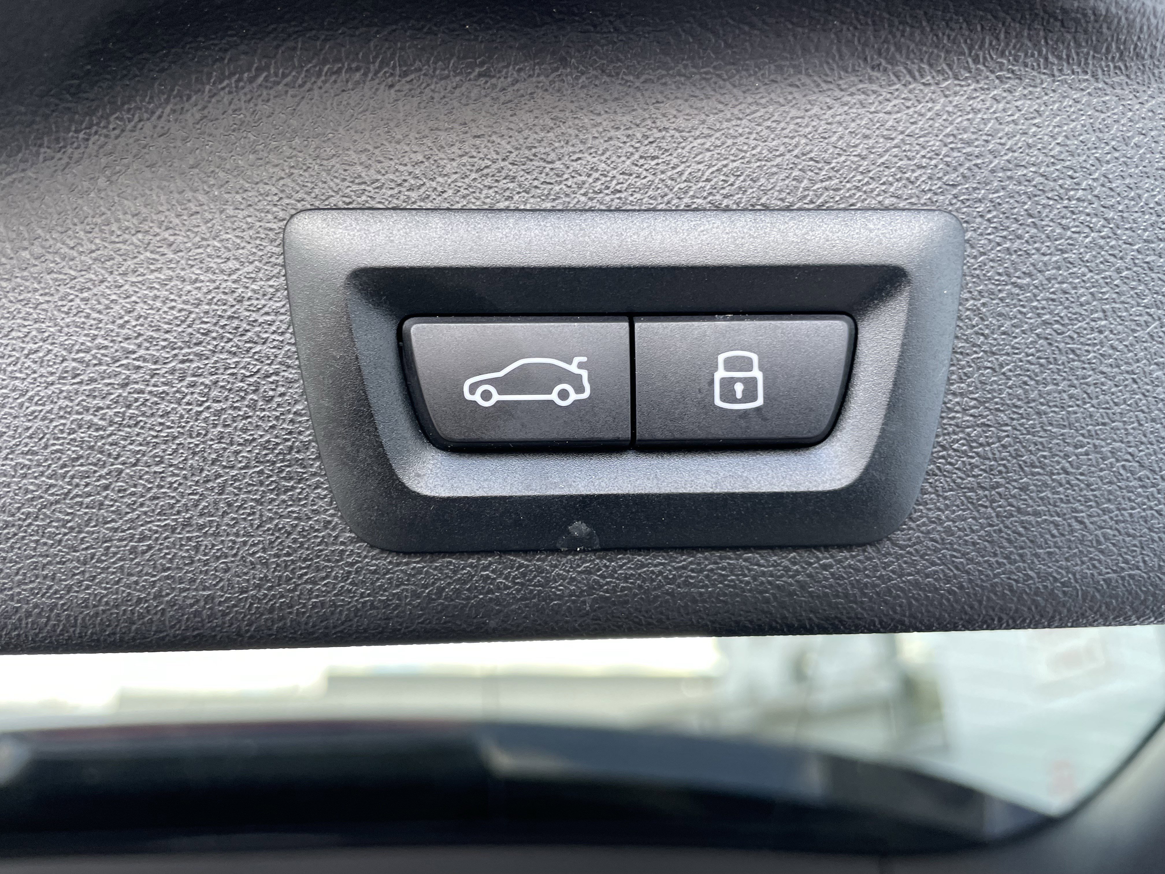 Used 2024 BMW X5 xDrive40i w/ Executive Package image 38