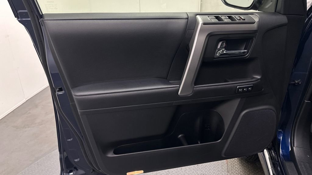 Used 2024 Toyota 4Runner Limited AWD/4WD image 19