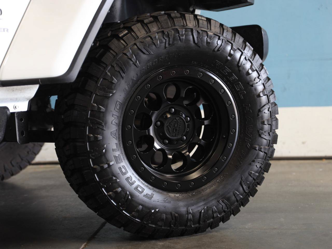 Used 2024 Jeep Wrangler Sahara AWD/4WD image 5