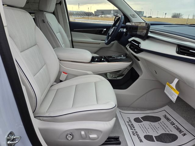 New 2026 Buick Enclave Avenir w/ Super Cruise Package AWD/4WD image 40
