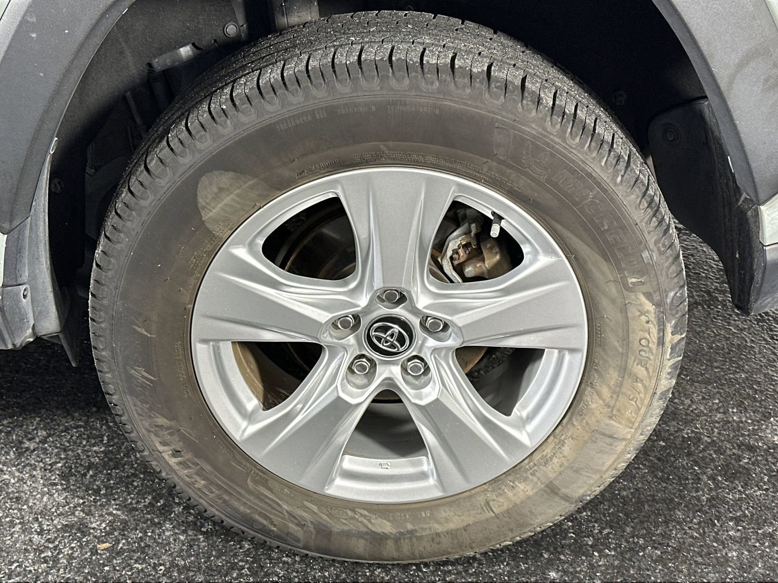 Used 2020 Toyota RAV4 XLE image 16