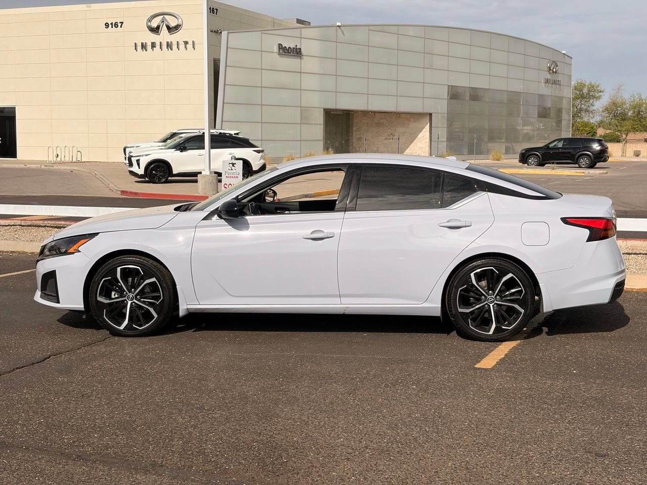 Certified 2025 Nissan Altima 2.5 SR FWD image 3