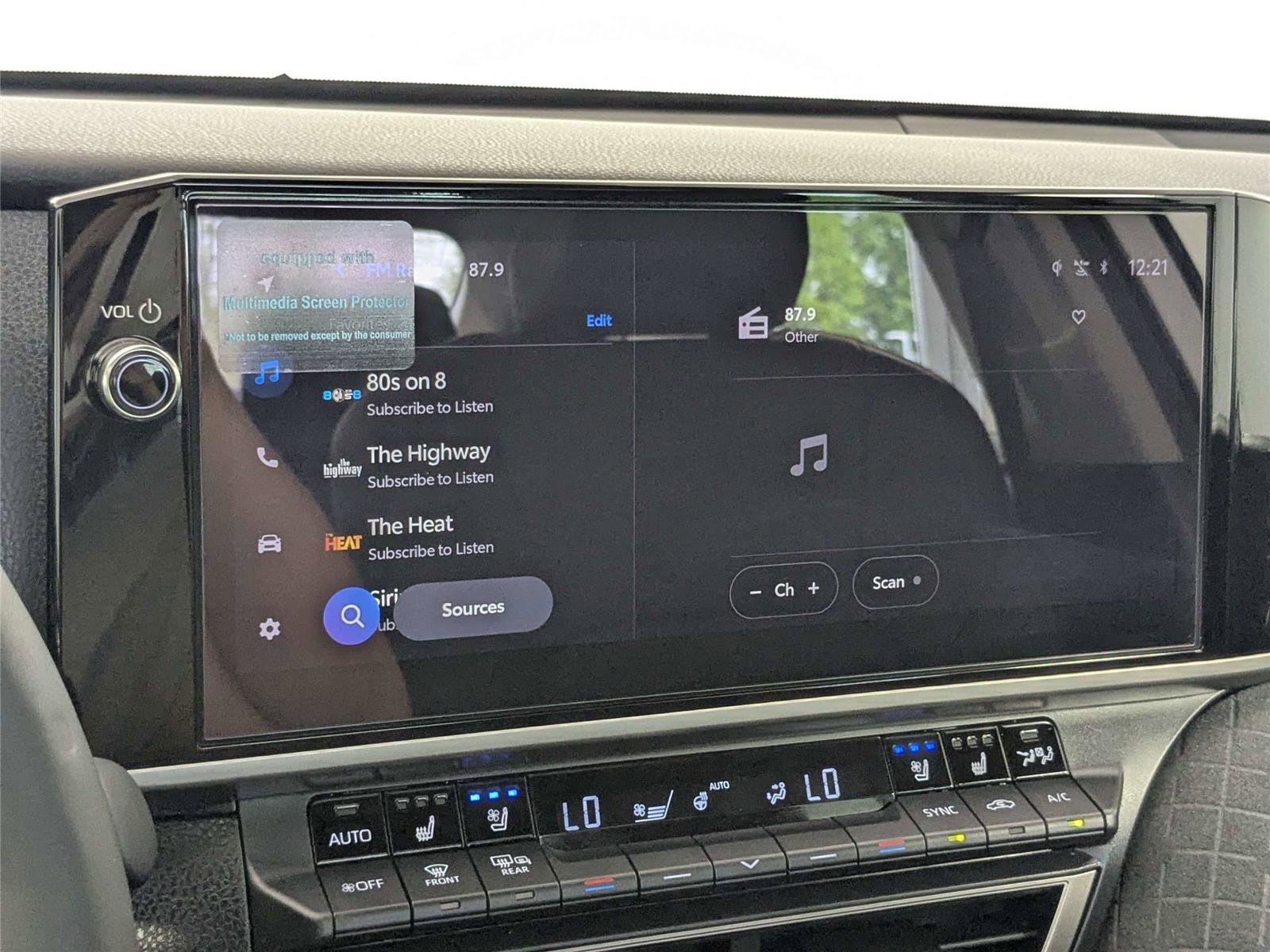 Certified 2025 Toyota Camry XLE w/ Premium Plus Package image 18