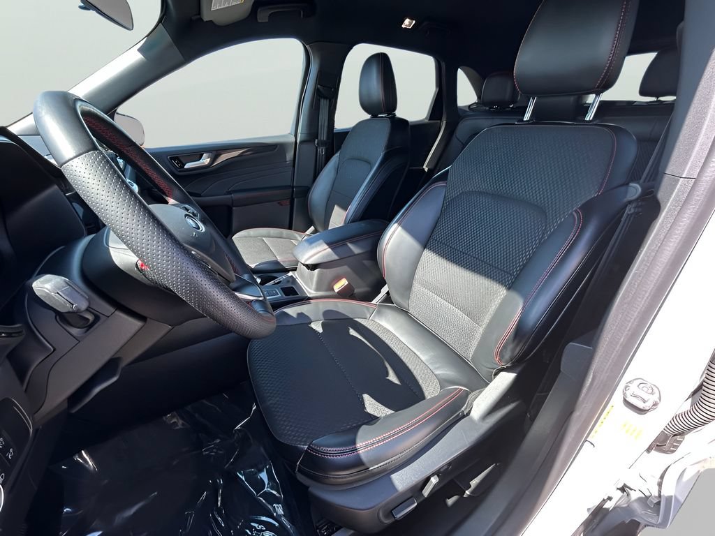 Certified 2025 Ford Escape ST-Line w/ Tech Pack #1 AWD/4WD image 14