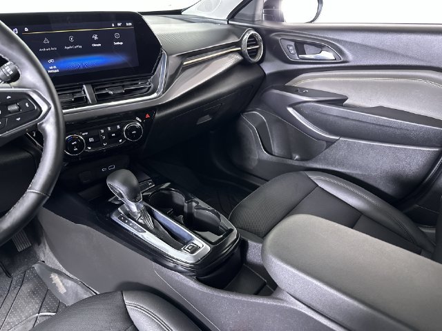 Used 2025 Chevrolet Trax ACTIV w/ Driver Confidence Package FWD image 36