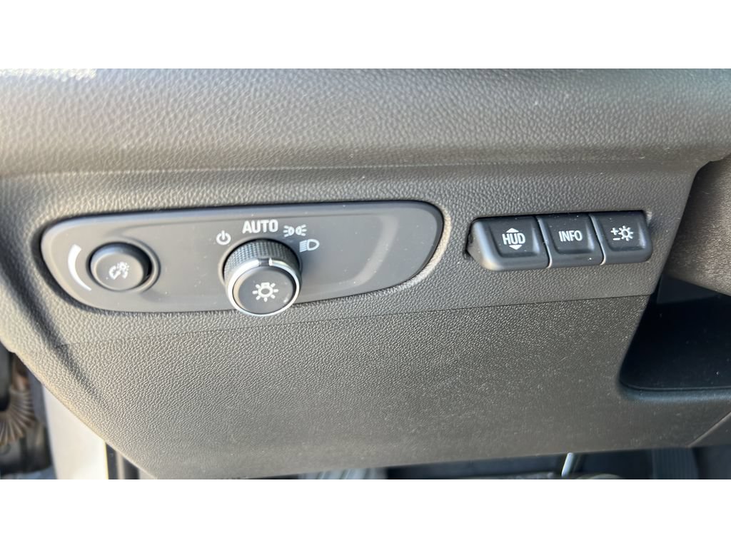 Certified 2021 Buick Envision Avenir w/ Technology Package II AWD/4WD image 23