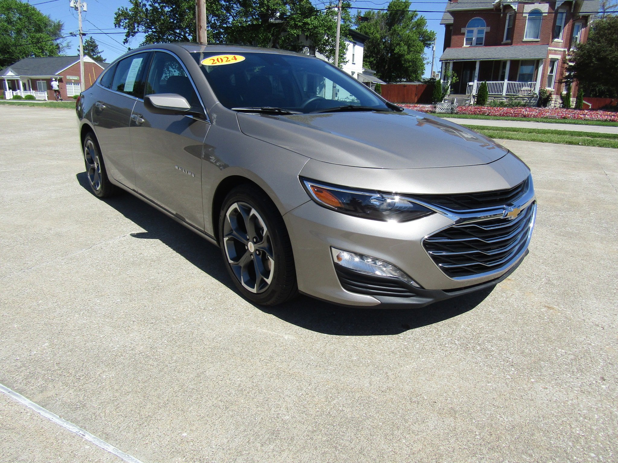 Used 2024 Chevrolet Malibu LT FWD image 1