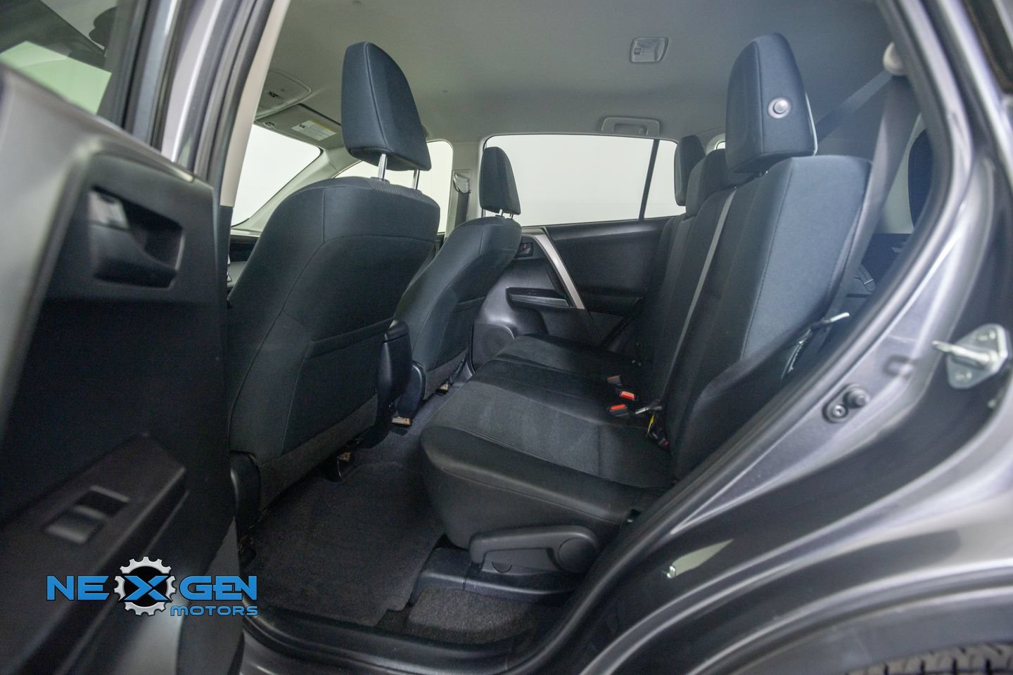Used 2016 Toyota RAV4 LE FWD image 26