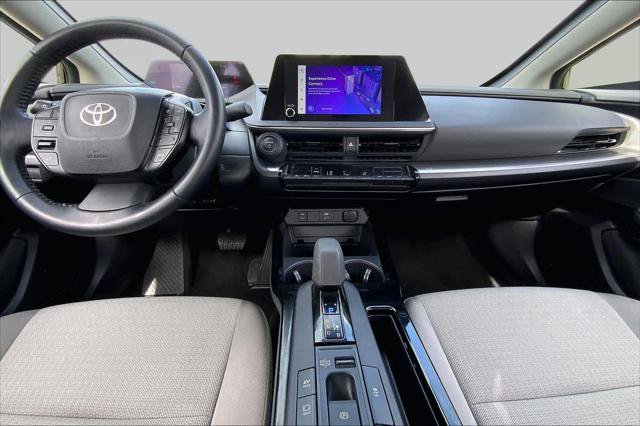 Certified 2025 Toyota Prius LE FWD image 15