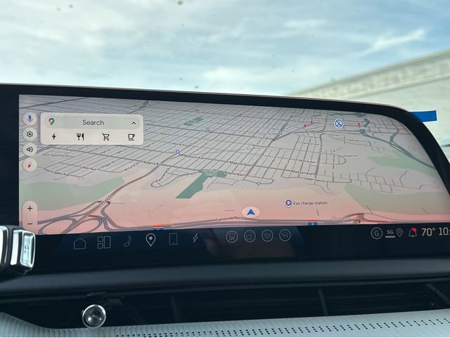 New 2026 Cadillac Optiq Luxury 2 image 25