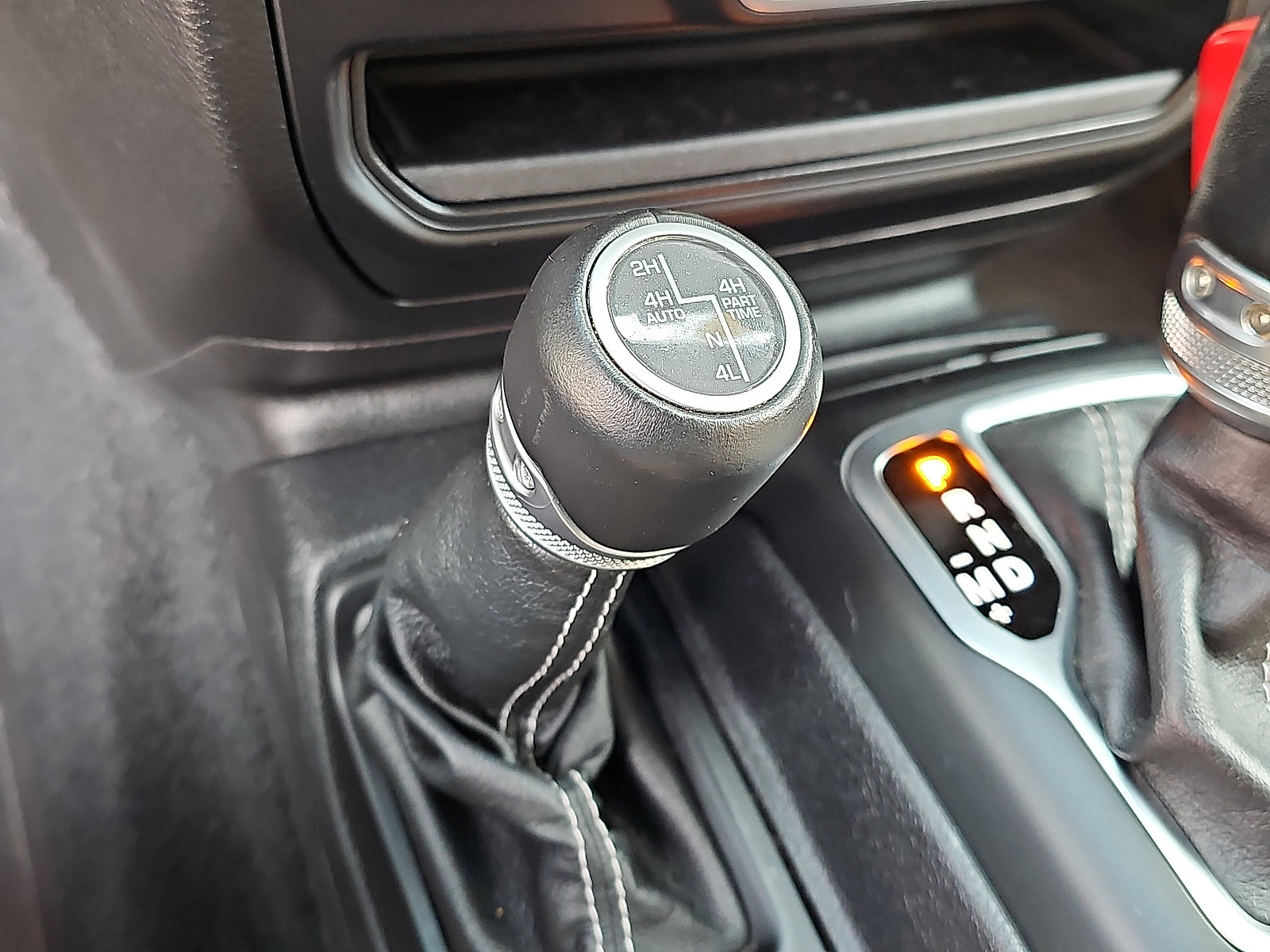 Used 2020 Jeep Wrangler Unlimited Sahara image 24