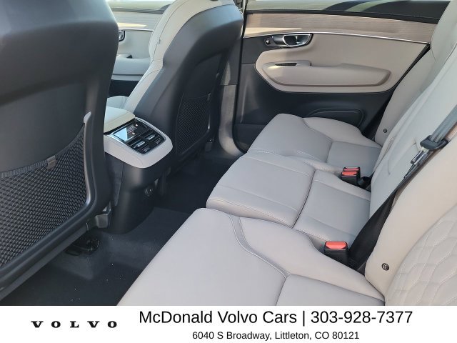 Used 2026 Volvo XC90 B6 Plus w/ Protection Package Premier AWD/4WD image 13